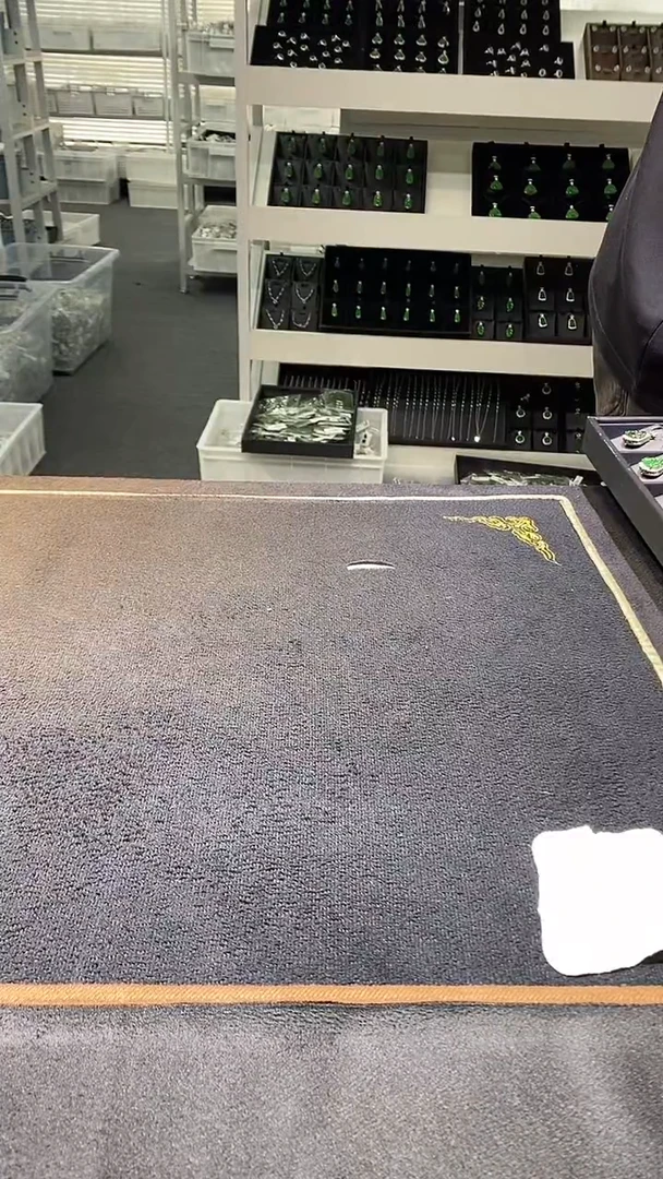 翡翠未镶嵌吊坠(不含链)多样性发货不含链其一