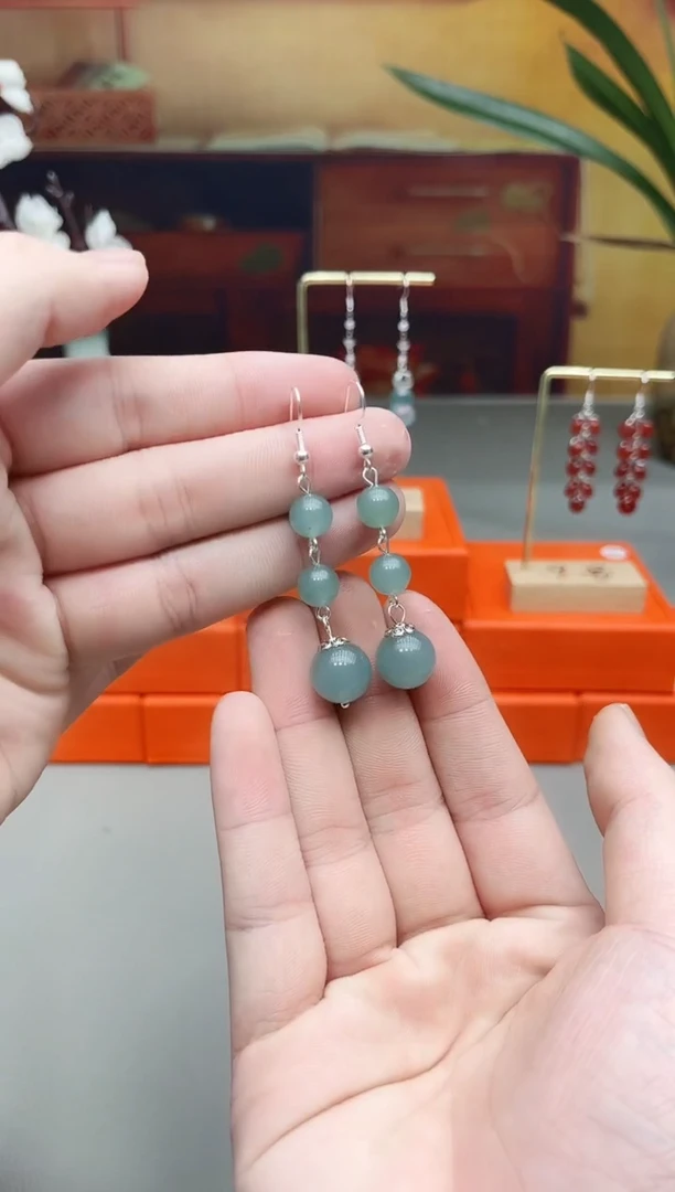 未镶嵌石英质玉（天山翠）耳钉224