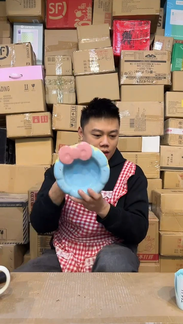 【闪购商品】杯蛋糕蝴蝶结甜甜圈狗粮碗