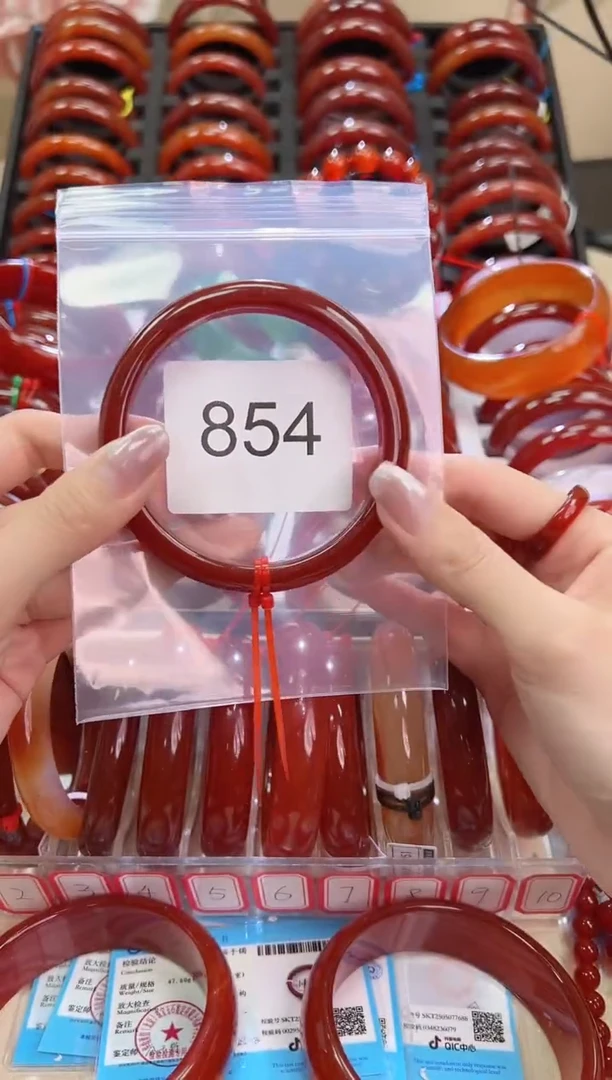 手镯玛瑙/玉髓未镶嵌64圈口*854