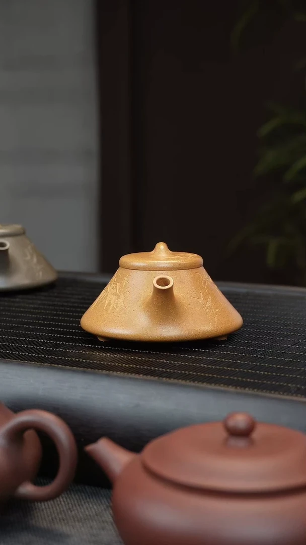 茶壶紫砂L*海黄金段 文瓢 刻绘竹叶 100CC
