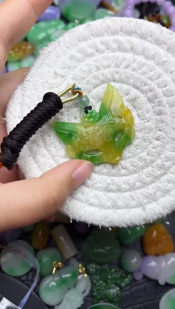 颈饰未镶嵌翡翠缅甸翡翠吊坠