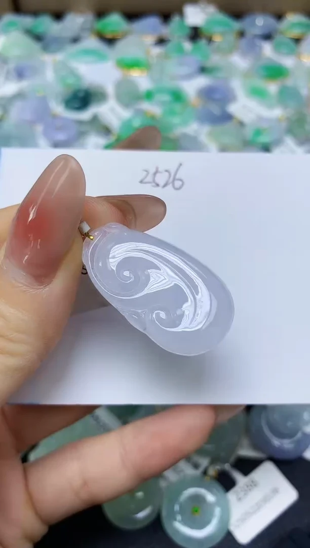 翡翠18K金镶嵌颈饰 天然缅甸翡翠A货