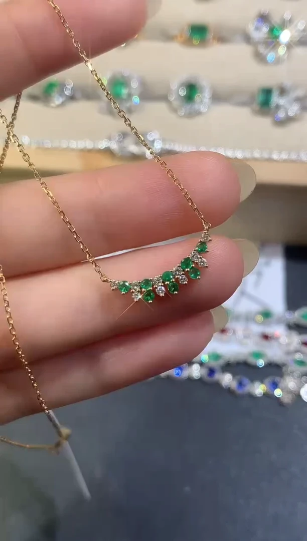 18K金镶嵌套链祖母绿D367|2500