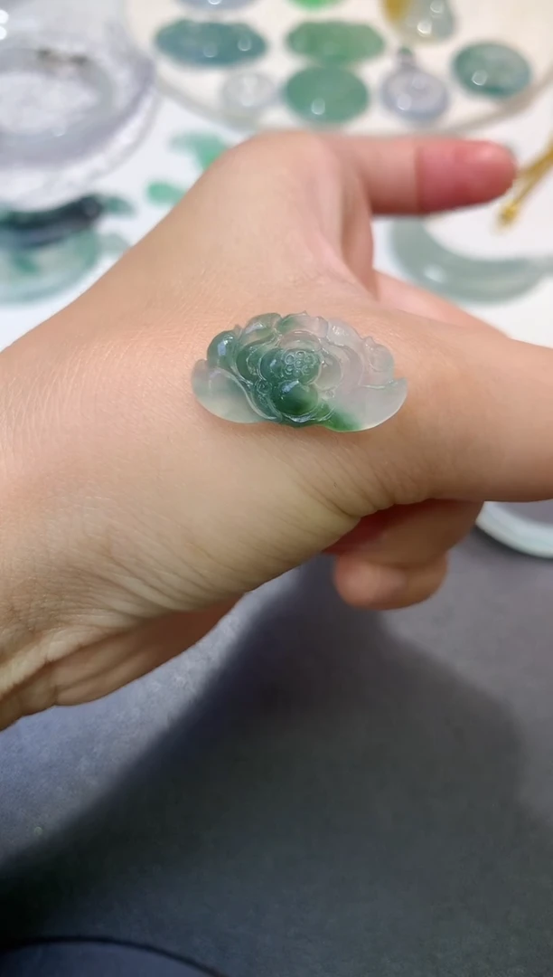 未镶嵌定制翡翠毛货