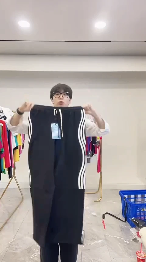 精品闪电购女装22S