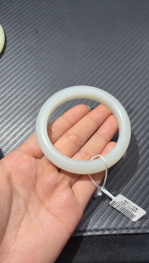 未镶嵌手镯和田玉（白玉）且末白玉手镯56+微色差