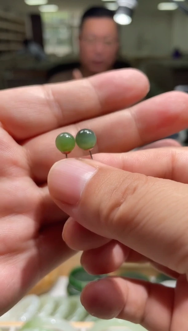 未镶嵌和田玉耳饰多样性发货其一