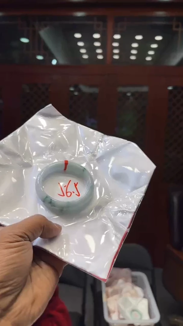 【闪购商品】翡翠手镯未镶嵌手镯