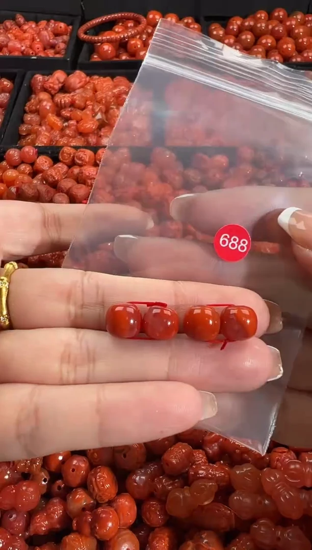 颈饰未镶嵌南红玛瑙1