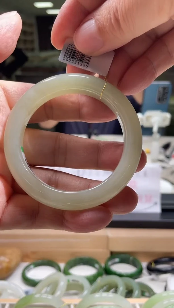 未镶嵌手镯和田玉56-57圈口 1325