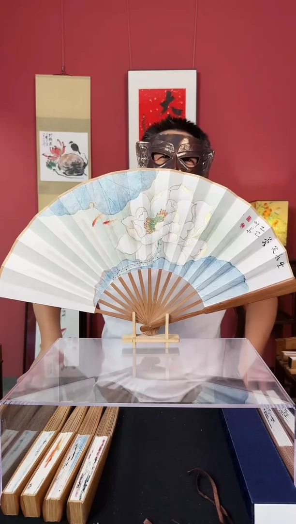 国画于明华折扇作品