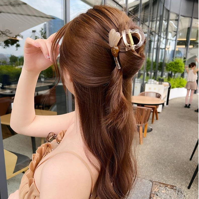 拼色爱心中号抓夹女百搭后脑勺鲨鱼夹高级感时尚简约双面发夹