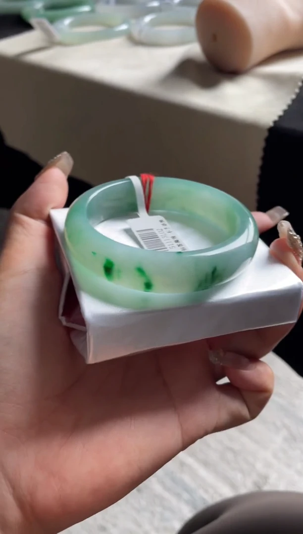 未镶嵌手镯翡翠三天鉴赏期