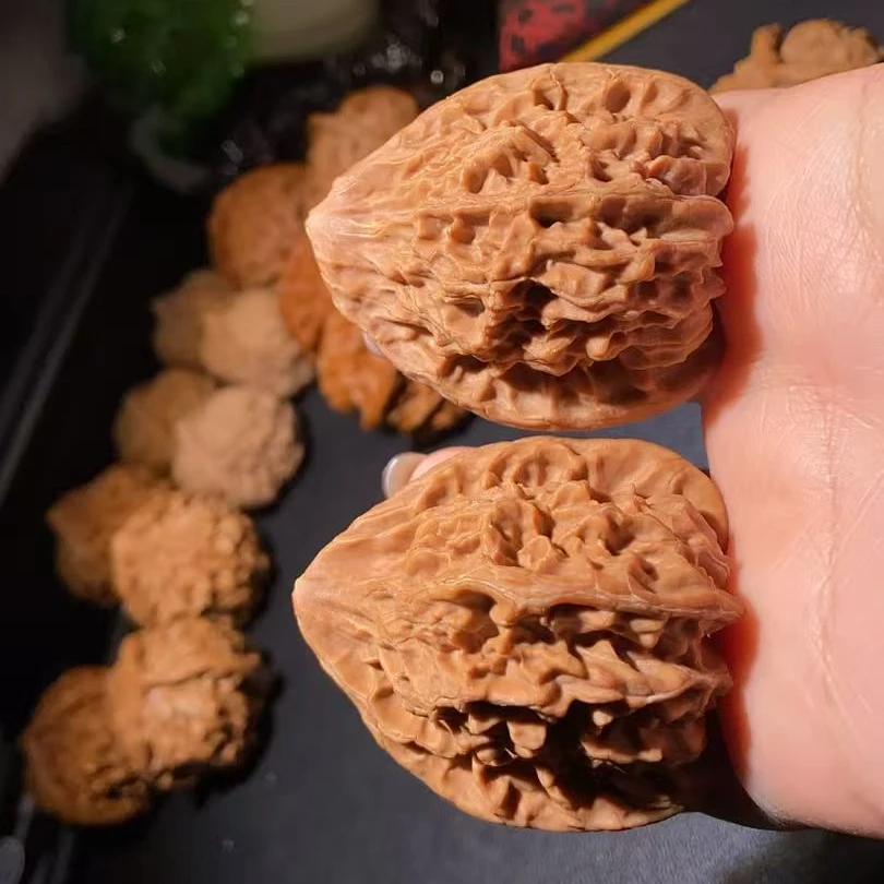 三角装纯野生小众文玩核桃文玩