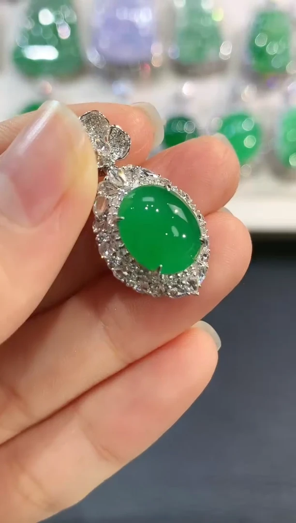 【闪购商品】翡翠吊坠(不含链)18K金镶嵌w34