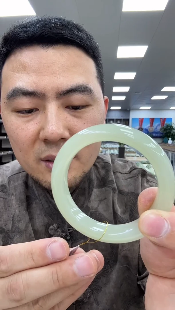【闪购商品】和田玉手镯未镶嵌55  983