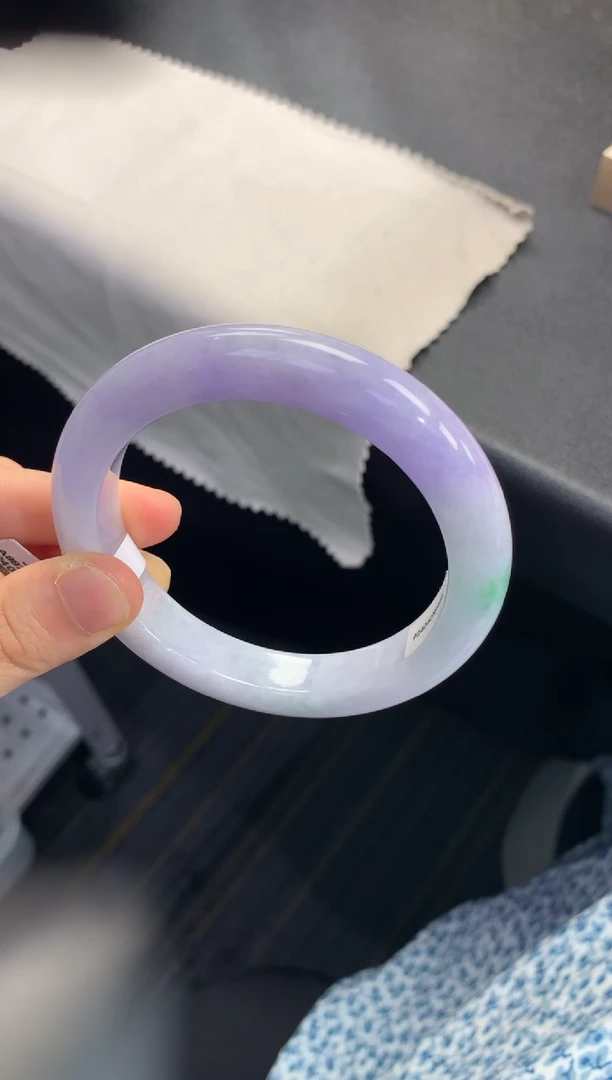 翡翠手镯未镶嵌