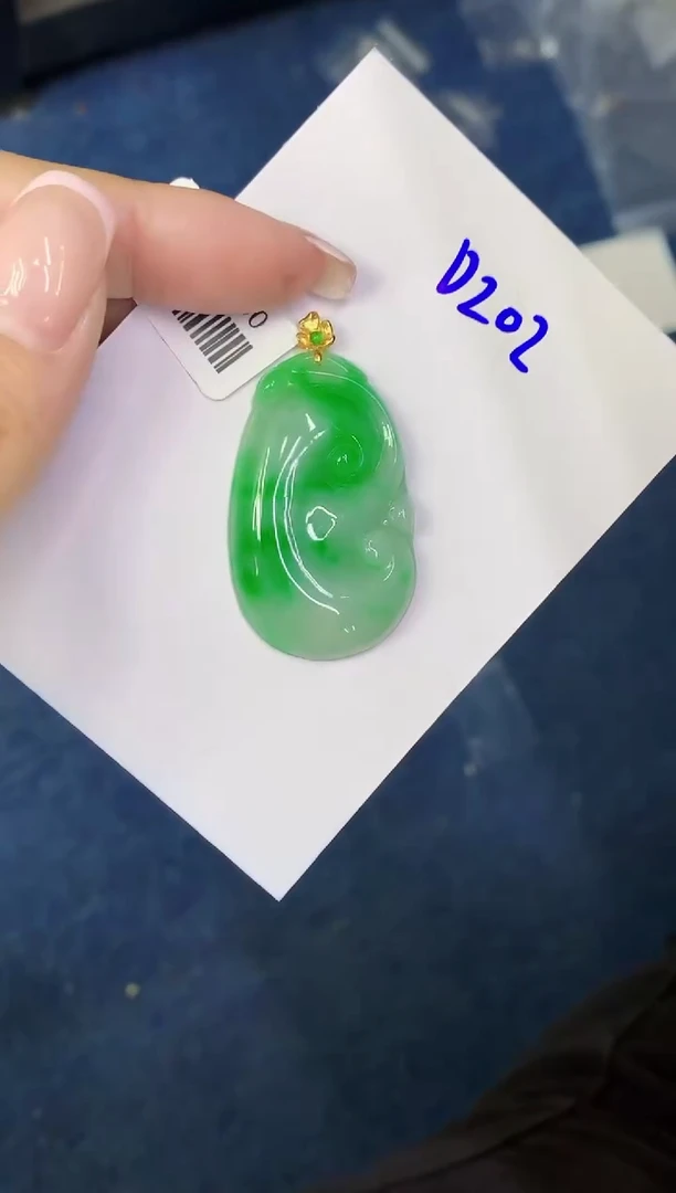 翡翠18K金镶嵌颈饰缅甸天然翡翠A货