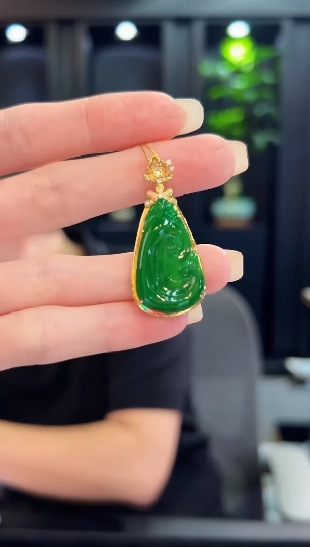 颈饰18K金镶嵌翡翠 缅料A货/支持复检/一件