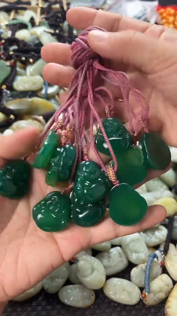 玛瑙/玉髓颈饰未镶嵌（多样性发一件）没有证书有瑕