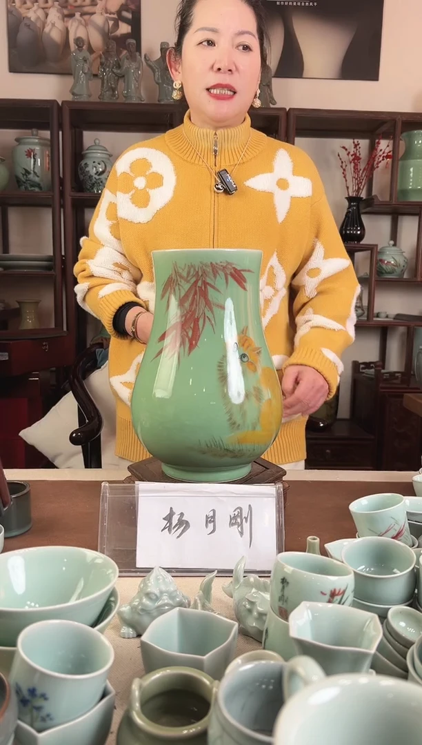 釉中彩 猫画 福桶瓶L