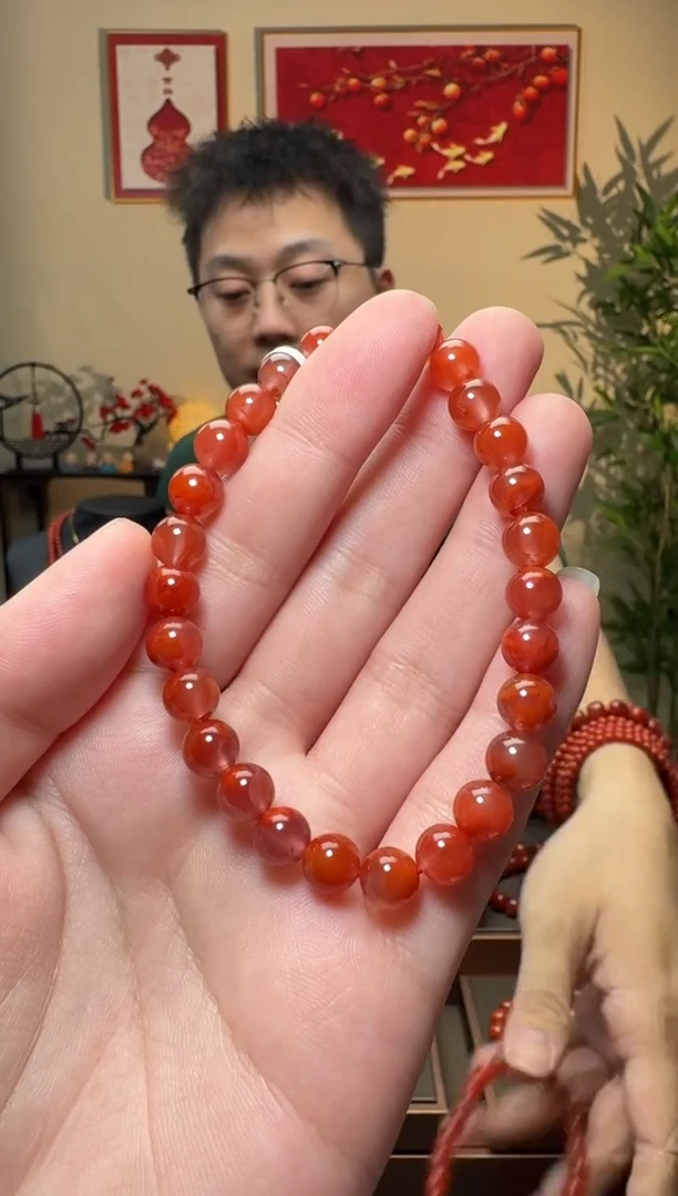 南红玛瑙手串未镶嵌一条约7mm 多样性发货