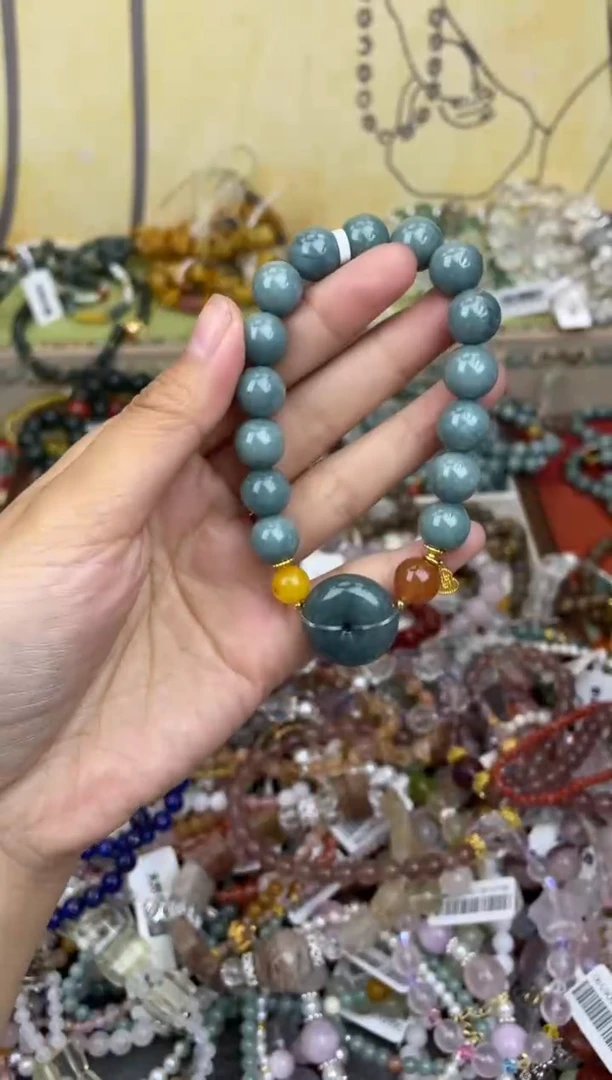 手饰翡翠未镶嵌303
