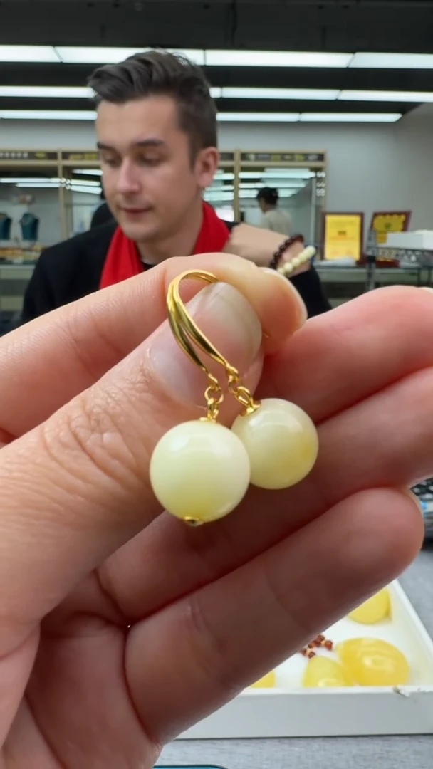 【闪购商品】琥珀耳饰未镶嵌524秒拍号