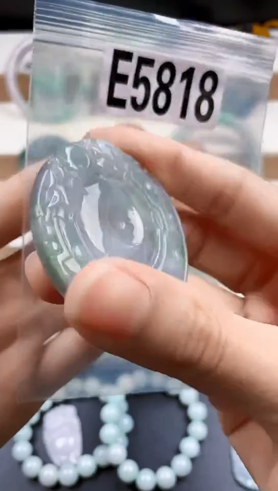 颈饰未镶嵌翡翠天然翡翠吊坠挂件