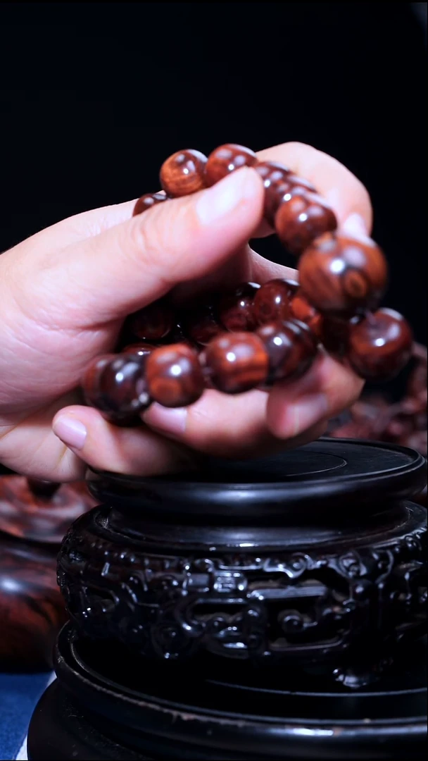 其他黄花梨/降香黄檀四****)海南黄花梨老料手持