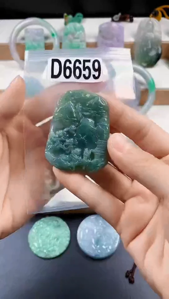 颈饰未镶嵌翡翠天然翡翠吊坠挂件