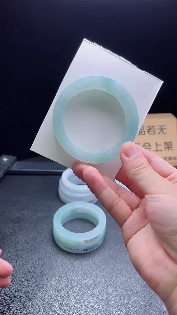 未镶嵌手镯定制翡翠用**光定制