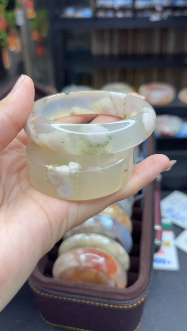 【闪购商品】石英质玉手镯未镶嵌661（57圈赠送镯心）