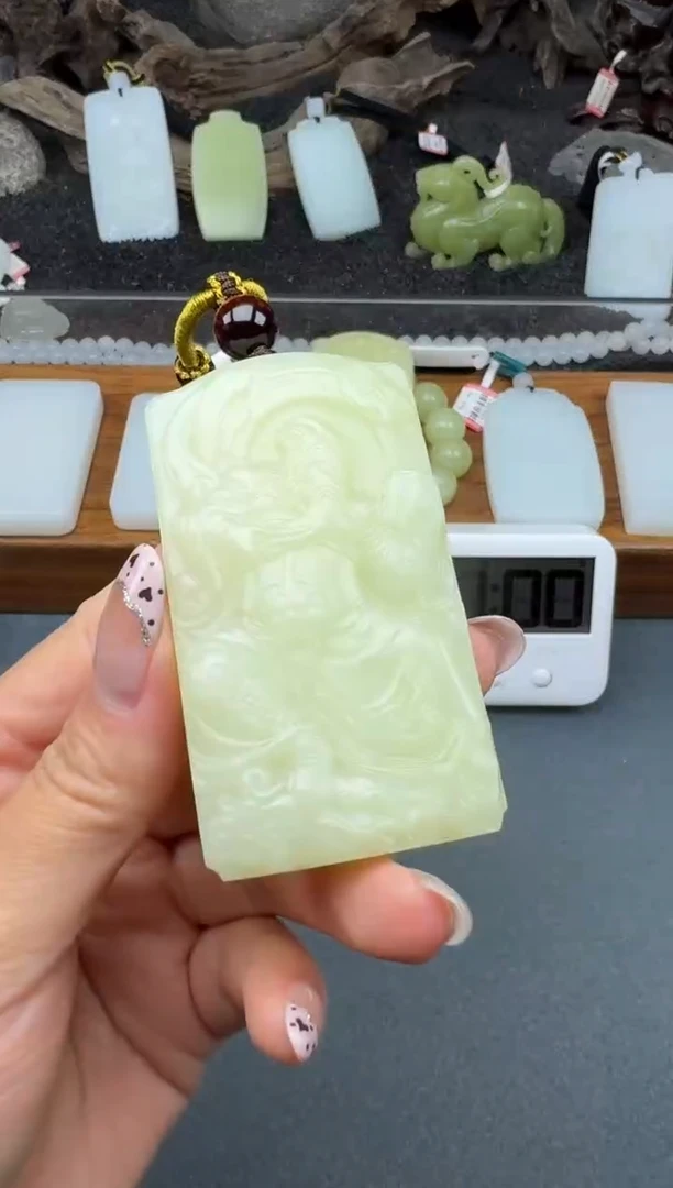 颈饰未镶嵌和田玉玉****义3