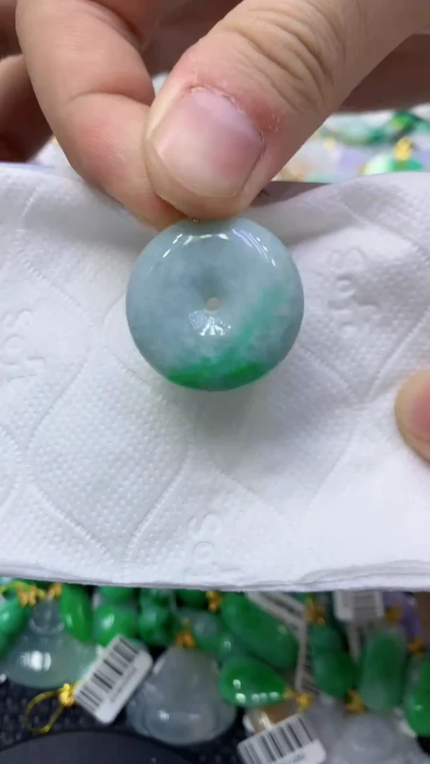 颈饰未镶嵌翡翠天然缅甸翡翠A货