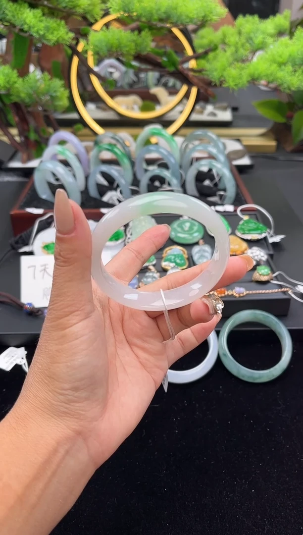 未镶嵌手镯翡翠手镯