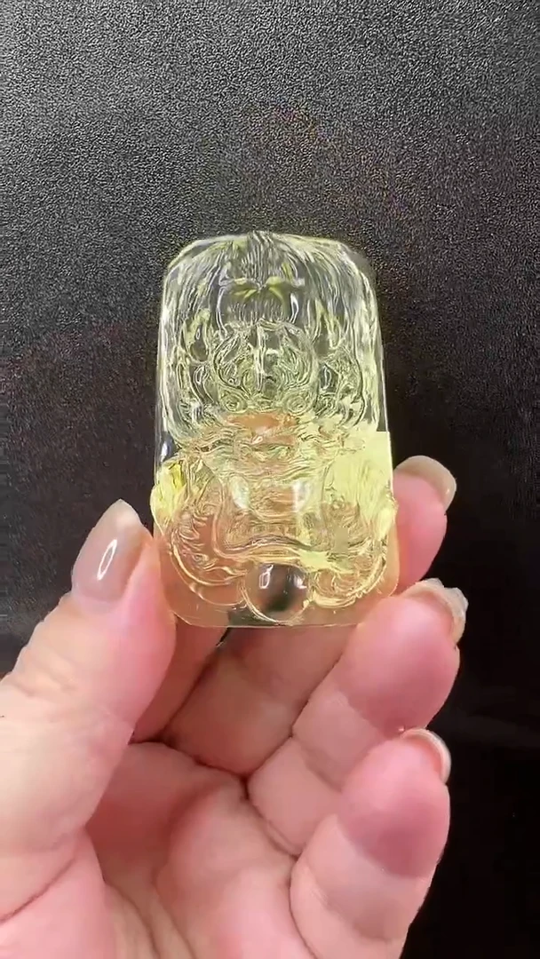 未镶嵌颈饰琥珀吊坠