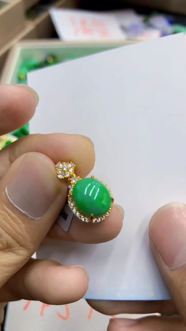 翡翠未镶嵌吊坠(不含链)1