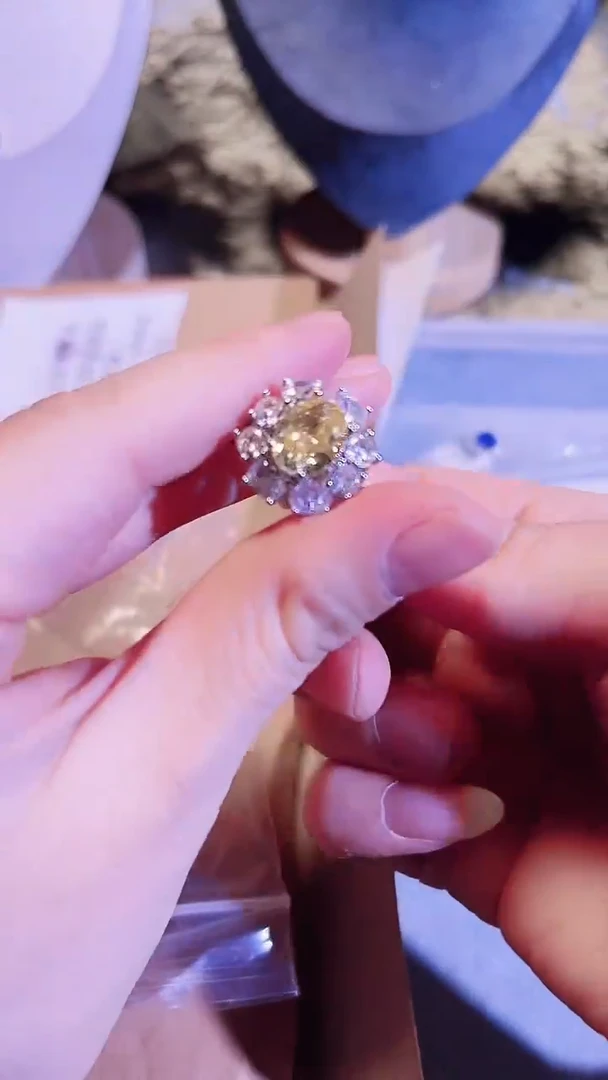 无925银时尚饰品如图所示