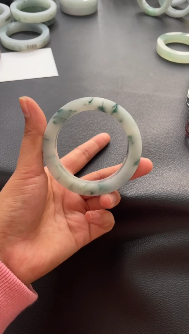 未镶嵌手镯定制翡翠手镯