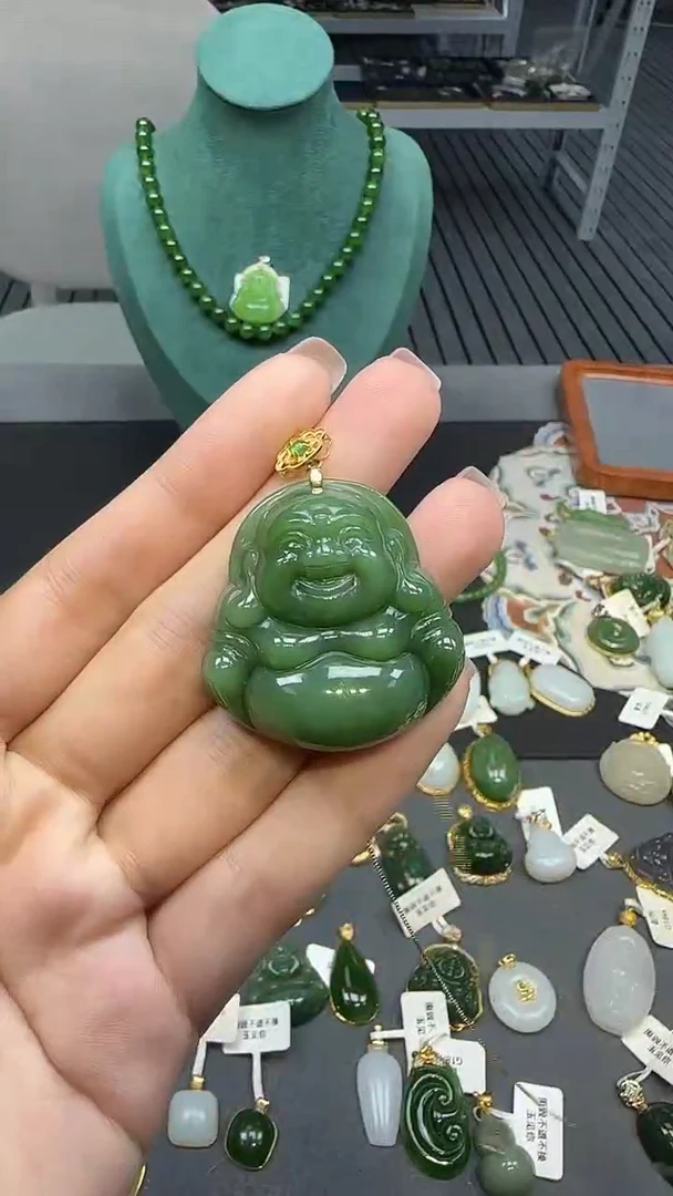 18K金镶嵌和田玉挂件 不含链