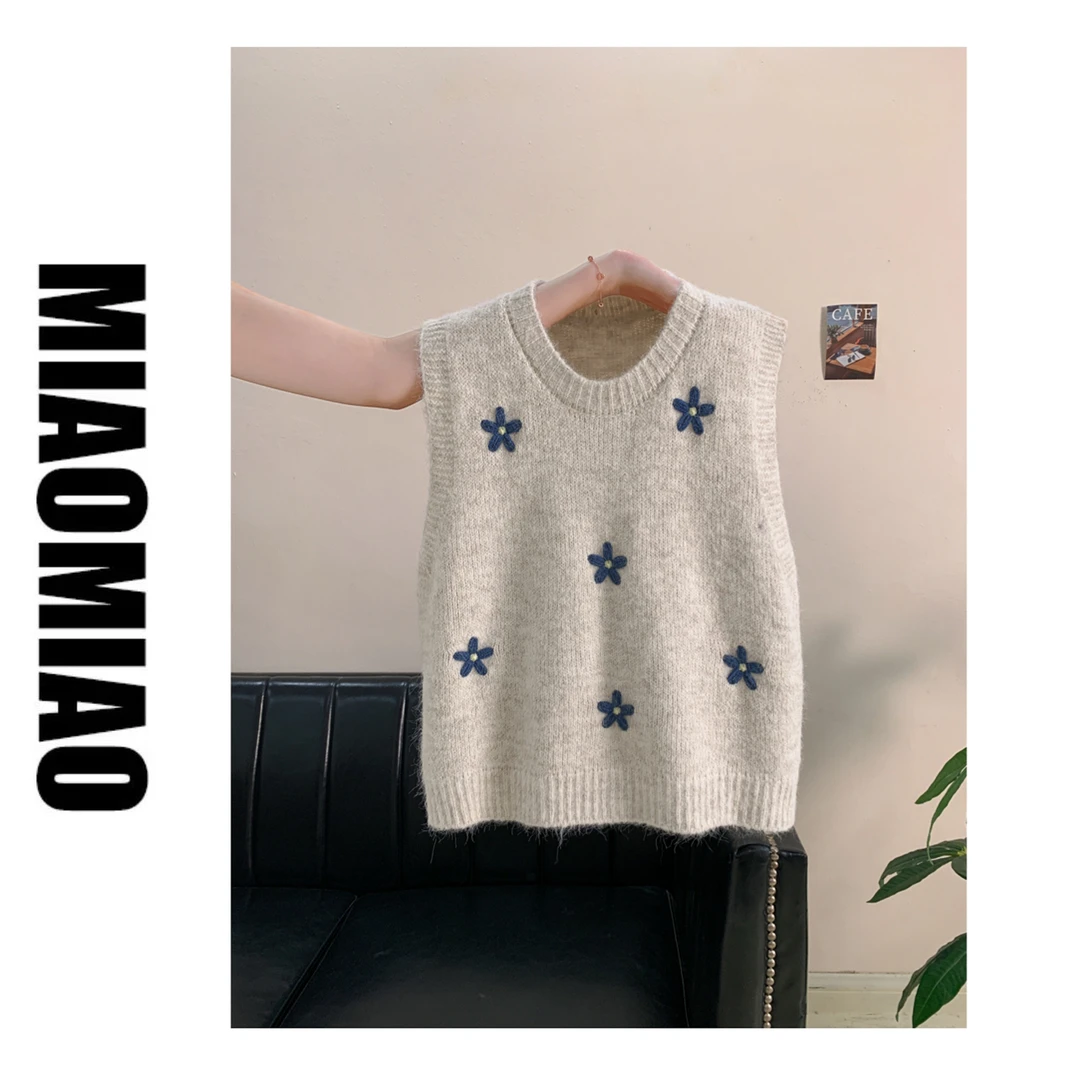 【大码】7519钩花圆领灰色针织马甲女学院风短款坎肩毛衣背心上衣