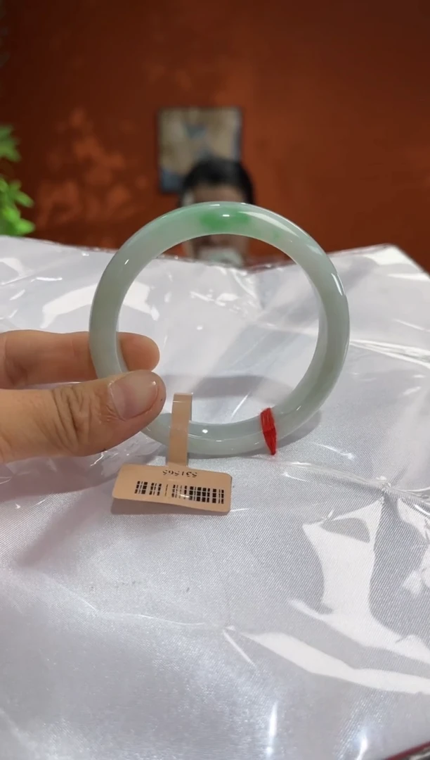 未镶嵌手镯翡翠翡翠手镯