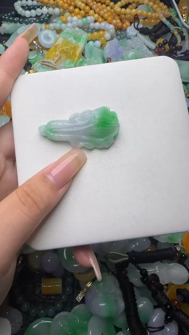 翡翠未镶嵌颈饰天然缅甸翡翠吊坠