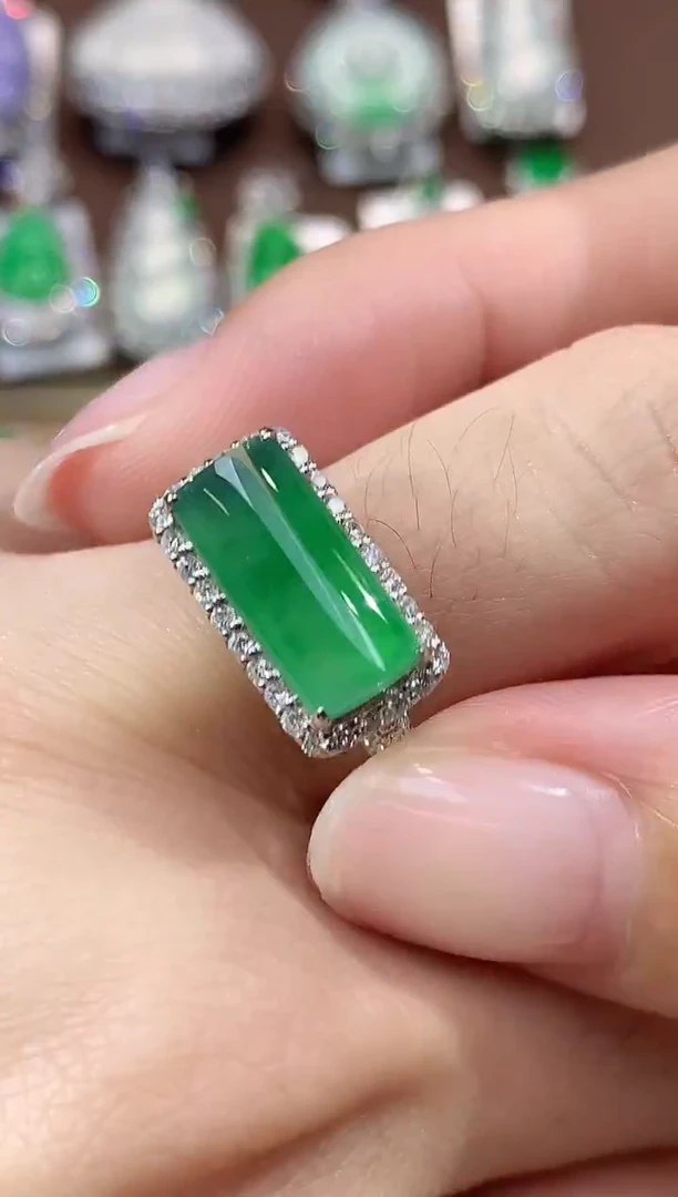 18K金镶嵌戒指翡翠C41