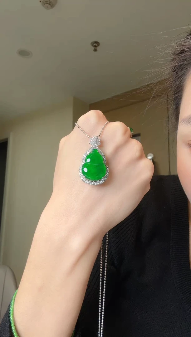 【闪购商品】翡翠吊坠(不含链)银S925镶嵌天然翡翠吊坠