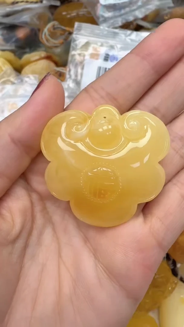 裸石琥珀未镶嵌如图