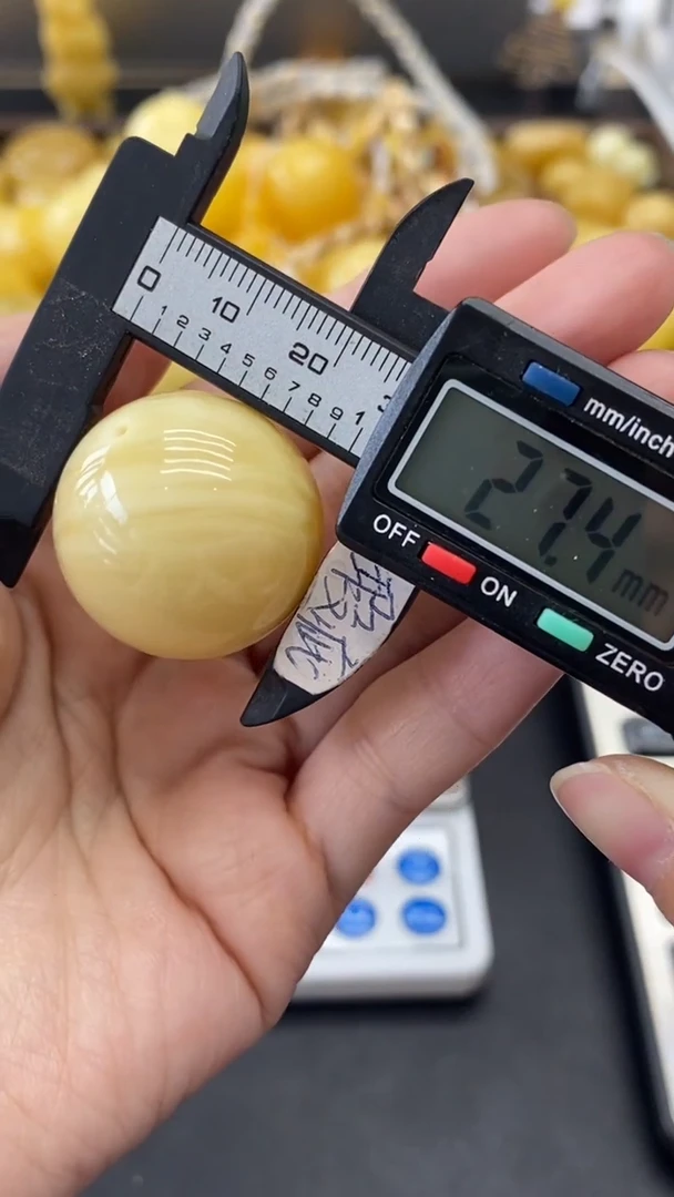 琥珀未镶嵌珠宝奇石1884