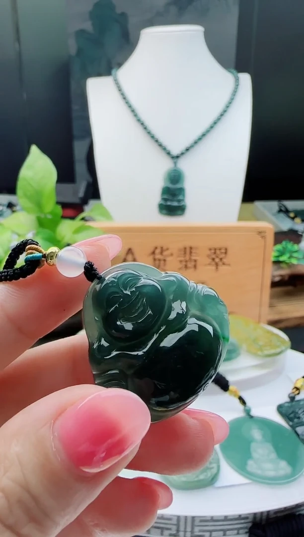 【闪购商品】翡翠颈饰未镶嵌多样性随机一件发货